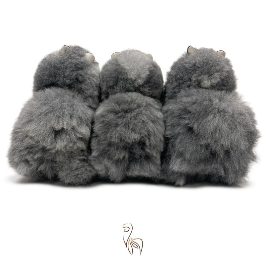 Silver Wolf INKARI Limited Edition alpakkapehmolelu — pieni, 23 cm kokoinen, pehmeä ja pörröinen alpakanvilla