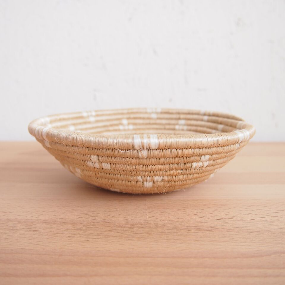 Liten skål i sisal & sweetgrass | Ntamba-Amsha-RAUHA Crafts