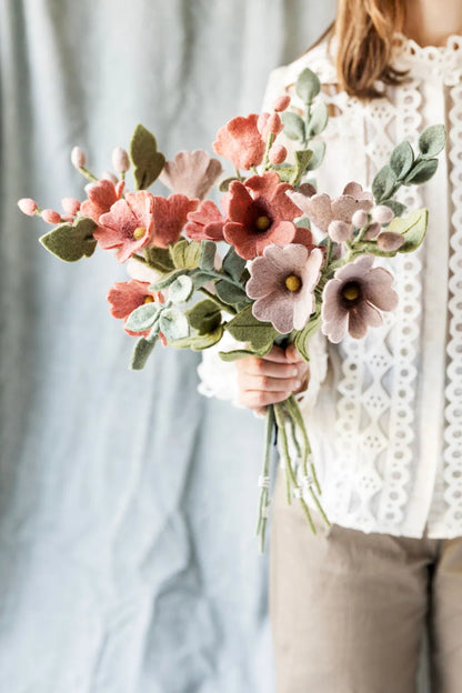 Filtad ullblomma | Gry & Sif - Stockros, dov röd
