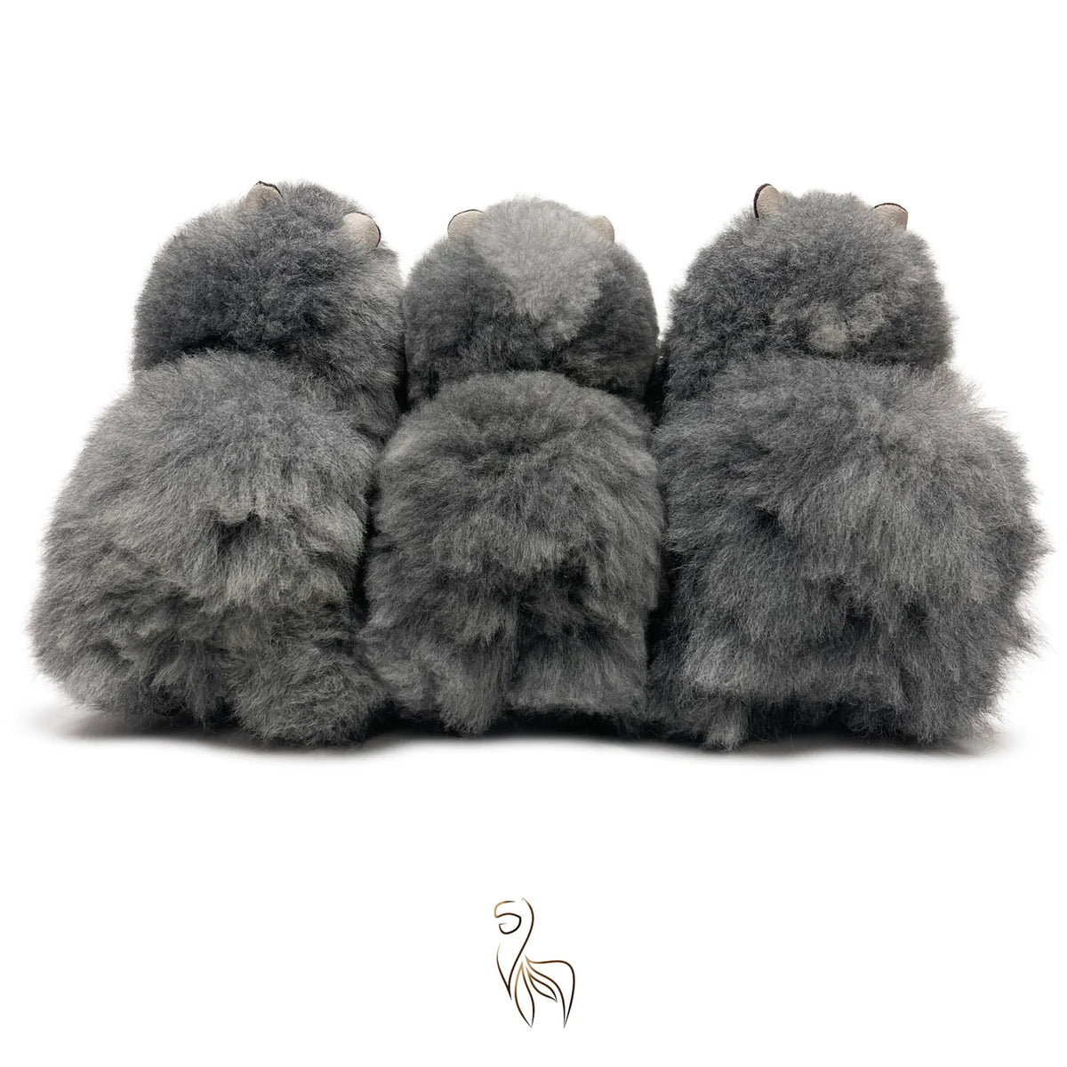 Silver Wolf INKARI Limited Edition alpakkapehmolelu — pieni, 23 cm kokoinen, pehmeä ja pörröinen alpakanvilla