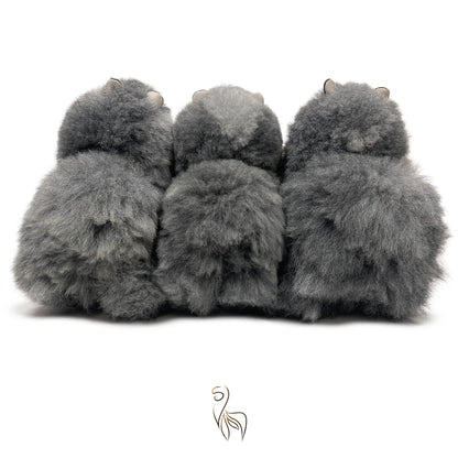 Silver Wolf INKARI Limited Edition alpakkapehmolelu — pieni, 23 cm kokoinen, pehmeä ja pörröinen alpakanvilla