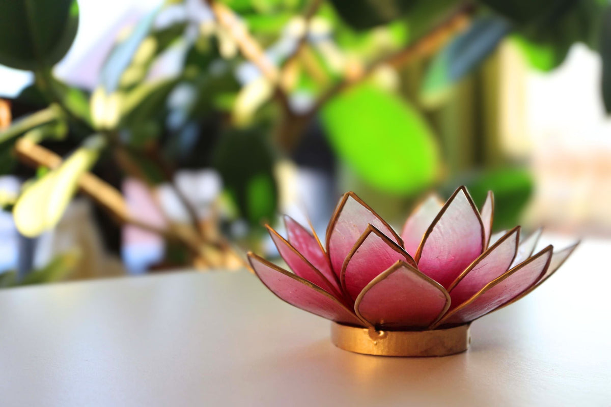Capiz värmeljushållare | Lotus - Röd/Naturlig-RAUHA Crafts-RAUHA Crafts
