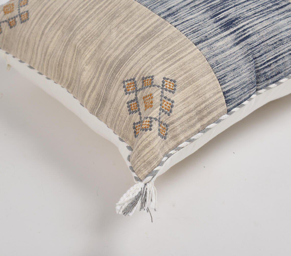 Broderat fyrkantigt kuddfodral i kuststil med tofsar-RAUHA Crafts-RAUHA Crafts
