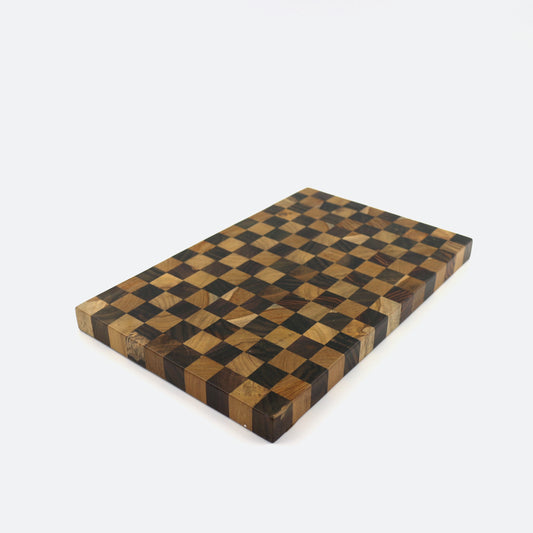 Ruutukuvioinen päätypuinen leikkuulauta - 30 x 20 cm