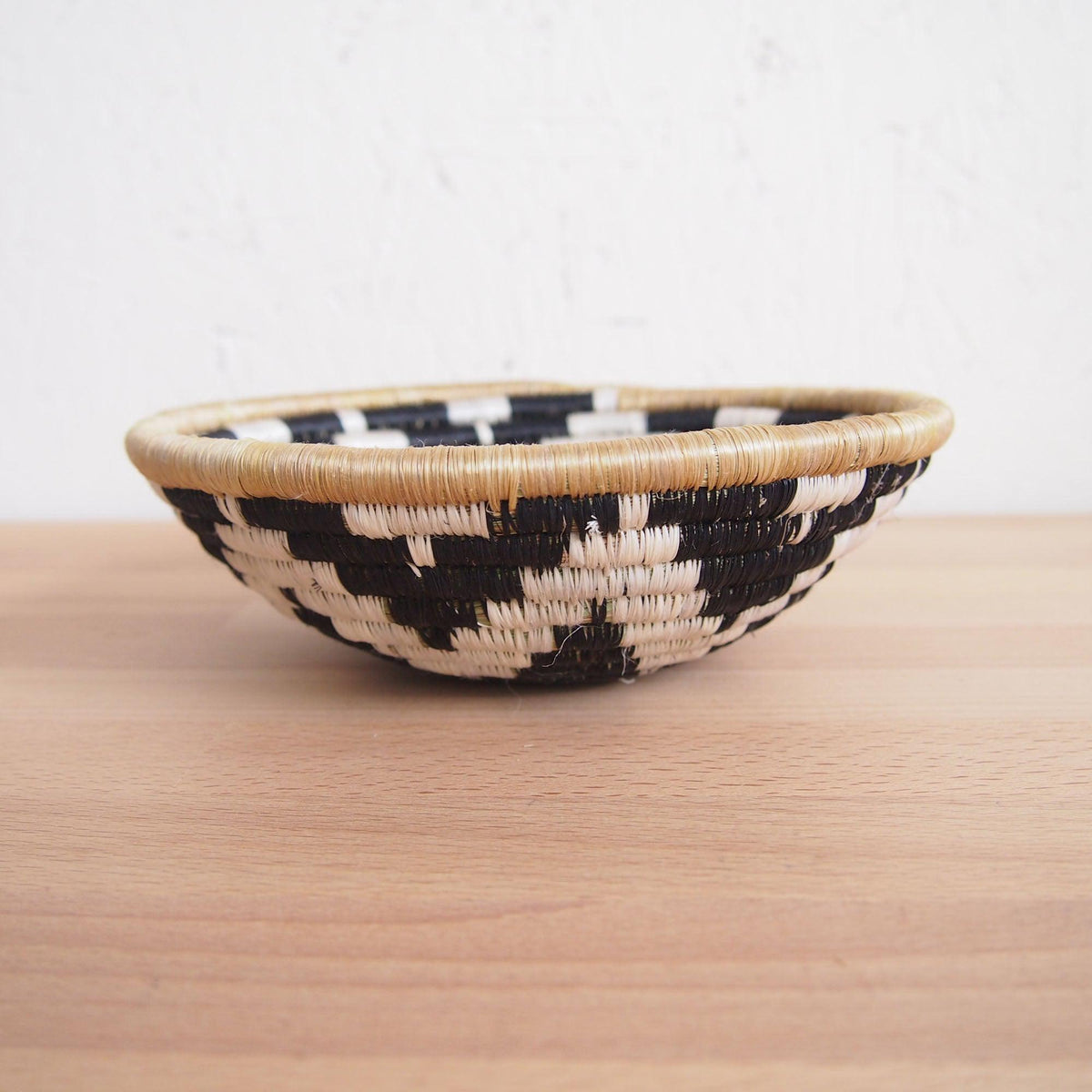 Pieni sisal- ja sweetgrass-kulho | Chwele-Amsha-RAUHA Crafts