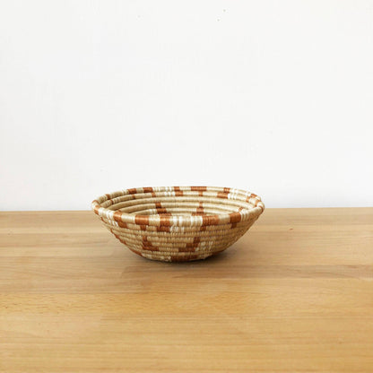 Pieni sisali- ja tuoksuruohokulho | Kamembe-Amsha-RAUHA Crafts