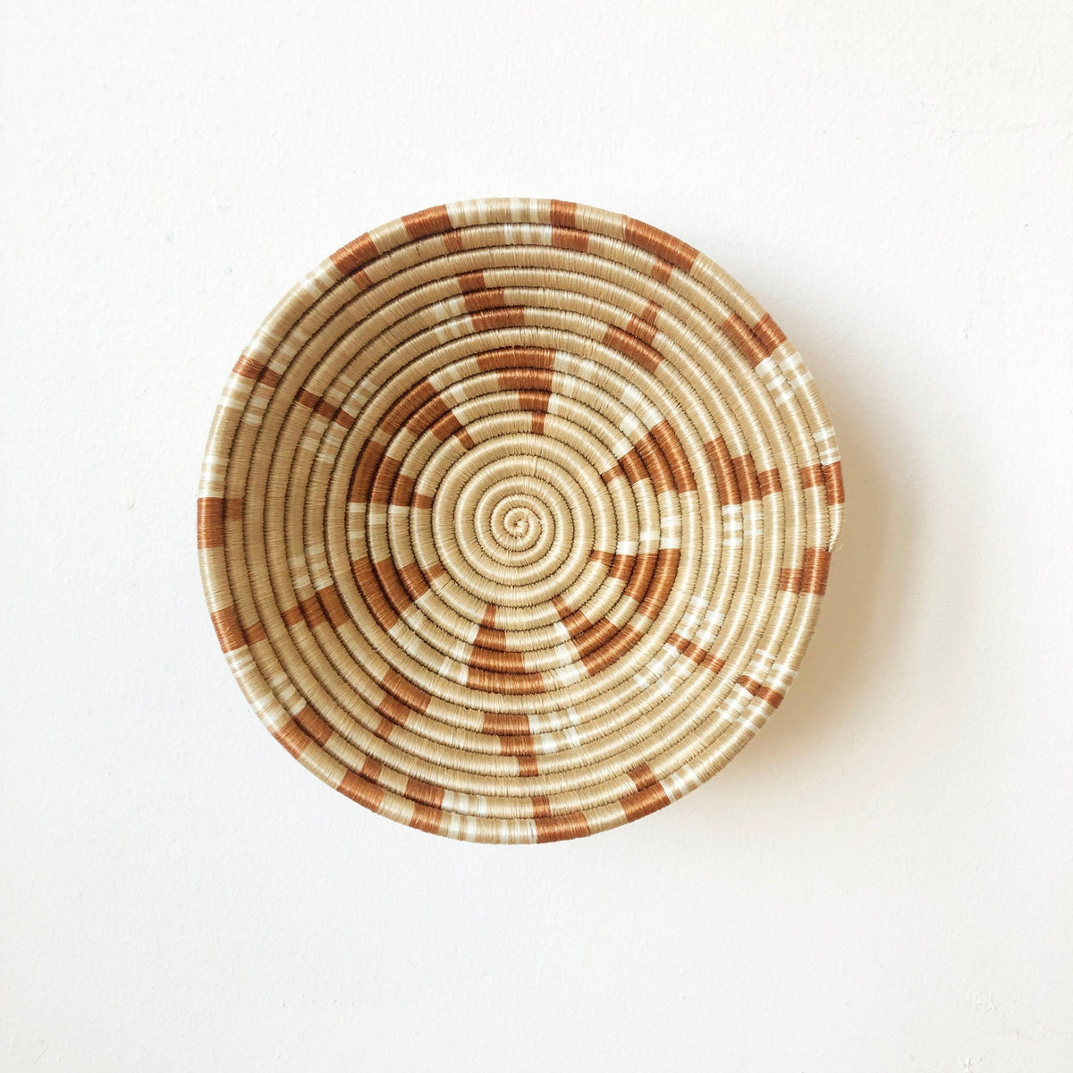 Pieni sisali- ja tuoksuruohokulho | Kamembe-Amsha-RAUHA Crafts