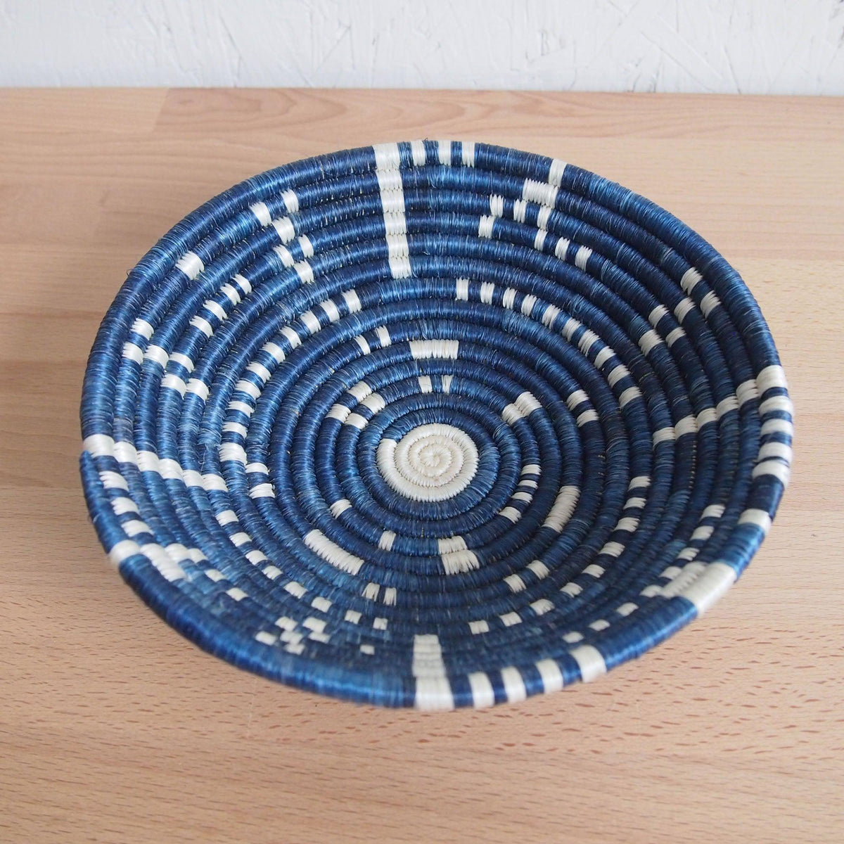 Pieni sisali- ja tuoksuheinäkulho | Kigembe-Amsha-RAUHA Crafts