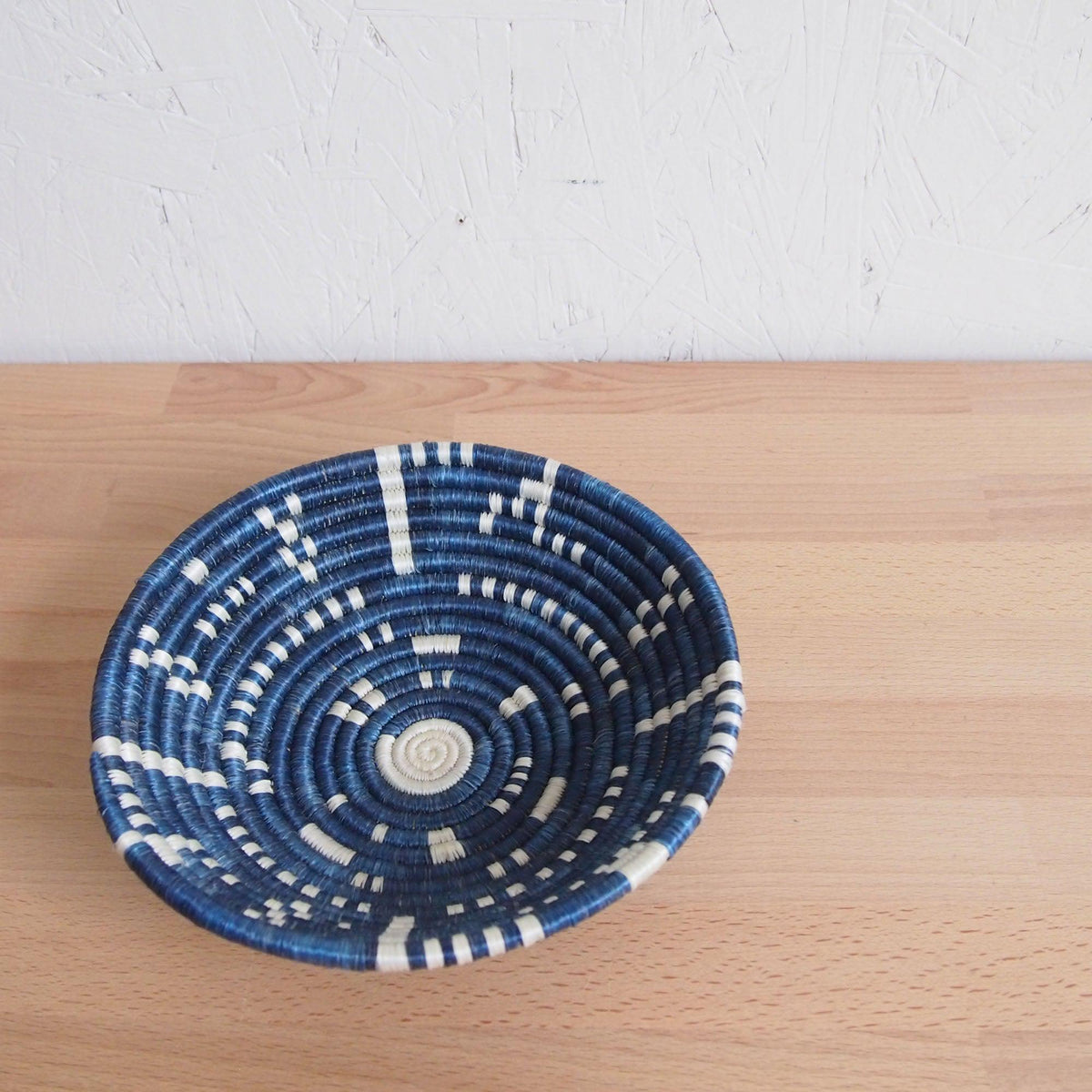 Pieni sisali- ja tuoksuheinäkulho | Kigembe-Amsha-RAUHA Crafts