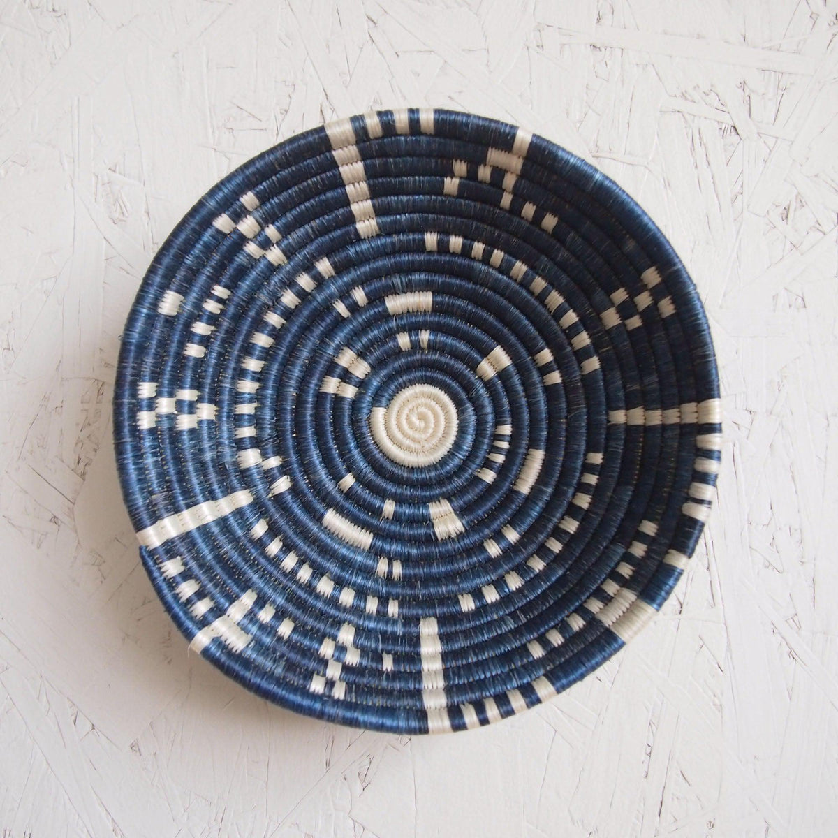 Pieni sisali- ja tuoksuheinäkulho | Kigembe-Amsha-RAUHA Crafts