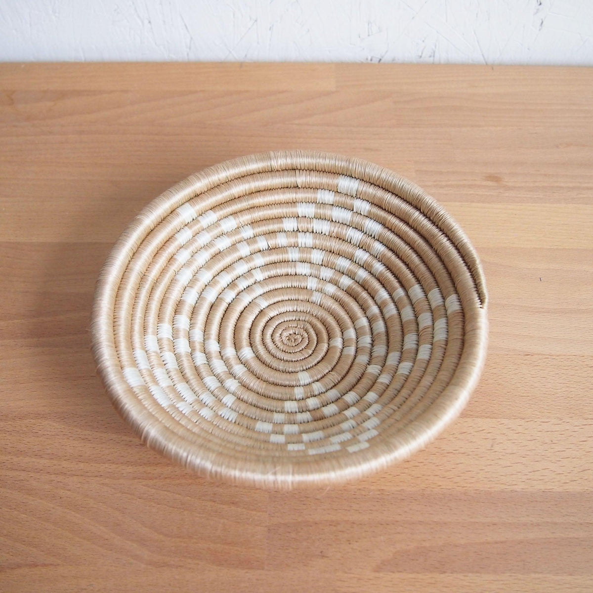 Pieni sisal- ja tuoksuheinäkulho | Tabora-Amsha-RAUHA Crafts