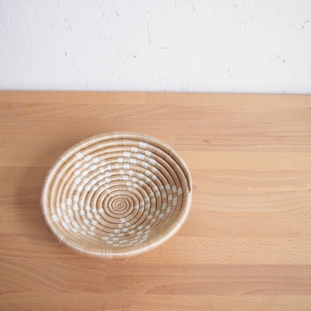Pieni sisal- ja tuoksuheinäkulho | Tabora-Amsha-RAUHA Crafts