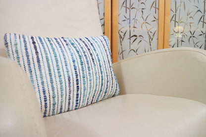 Raidallinen, teksturoitu suorakaiteenmuotoinen tyynynpäällinen - sininen-RAUHA Crafts-RAUHA Crafts